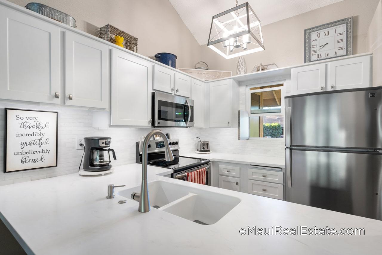 Example of updated kitchen in a 2 bedroom unit sold at Haleakala Gardens in 2022