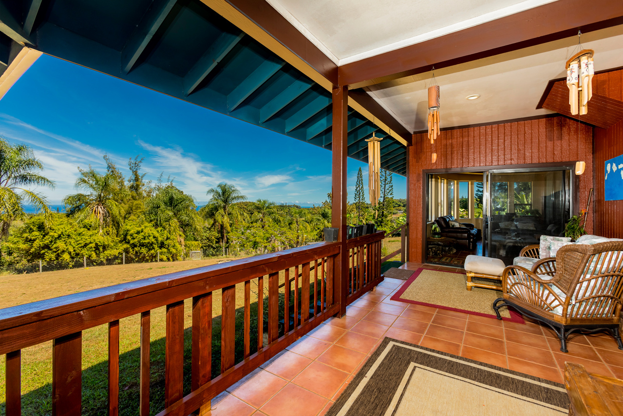 Spacious covered lanai