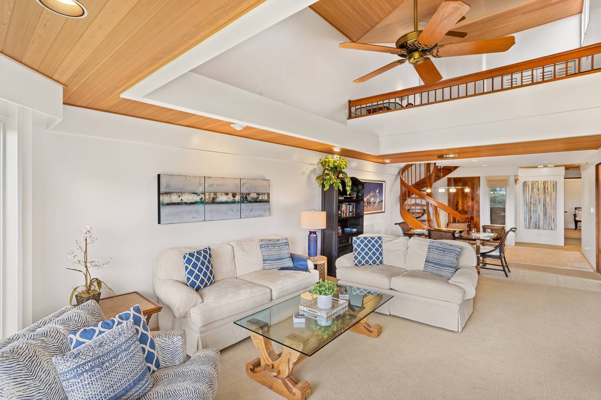 Bright and spacious floorplan: Living Room