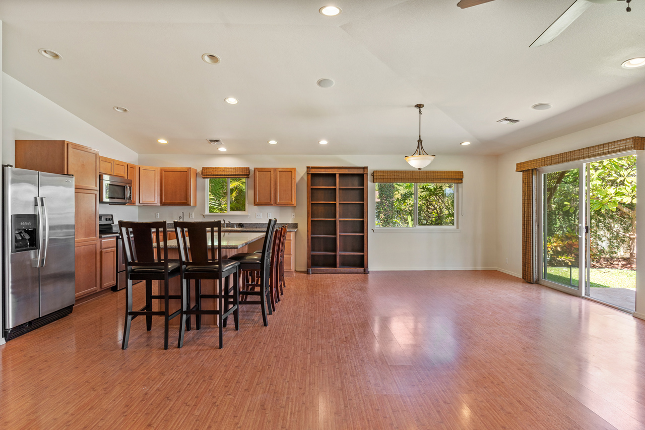 Bright and spacious interiors: Living room and kitchen