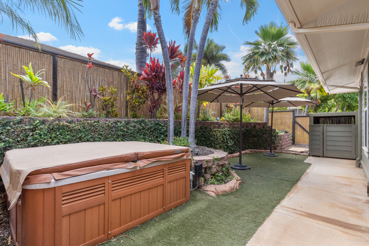 Spacious side yards: Hot tub in the East side yard