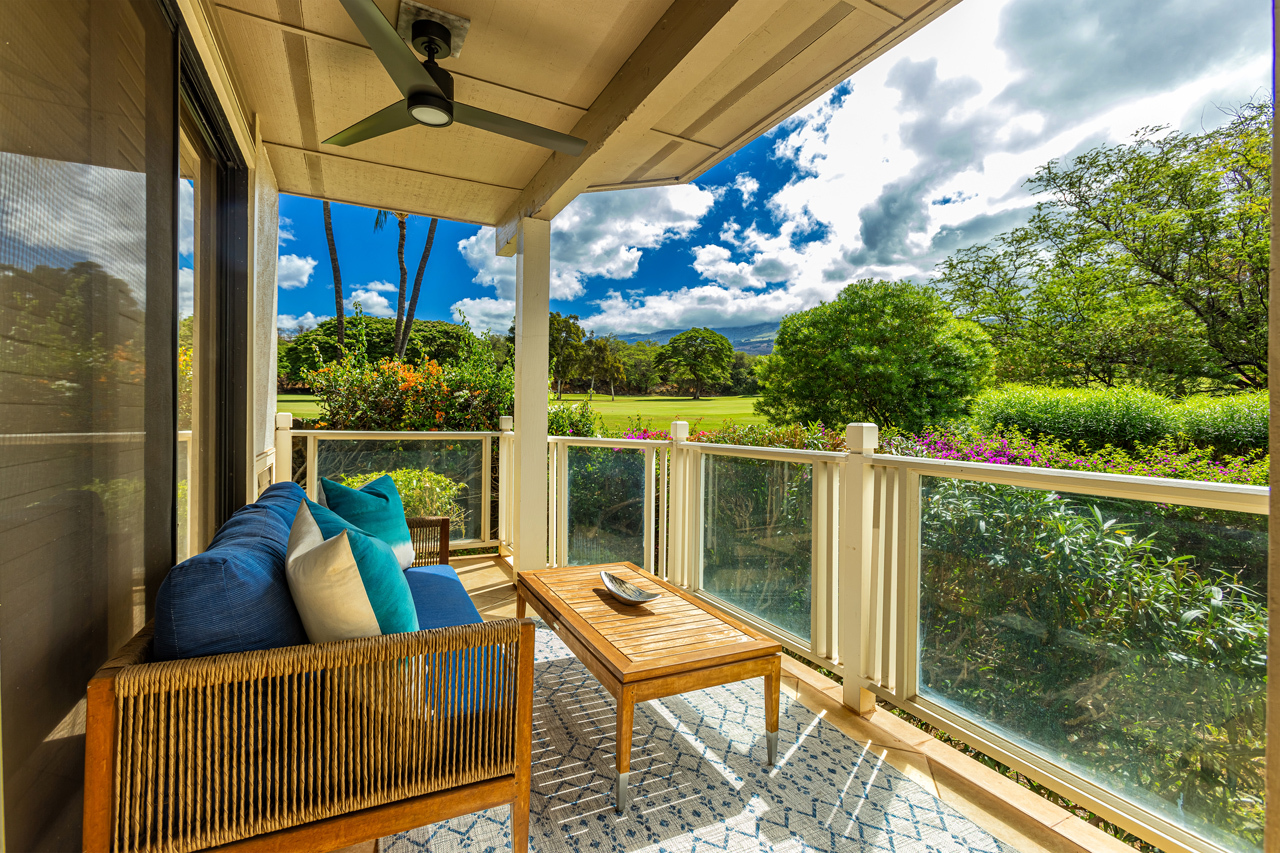 Spacious Covered Lanai: 