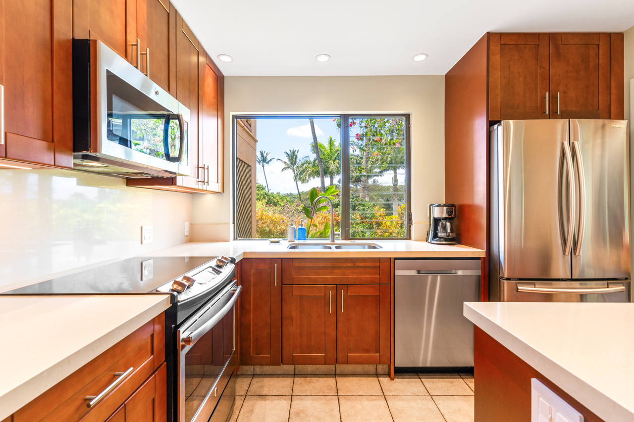 Dining area & Kitchen: 