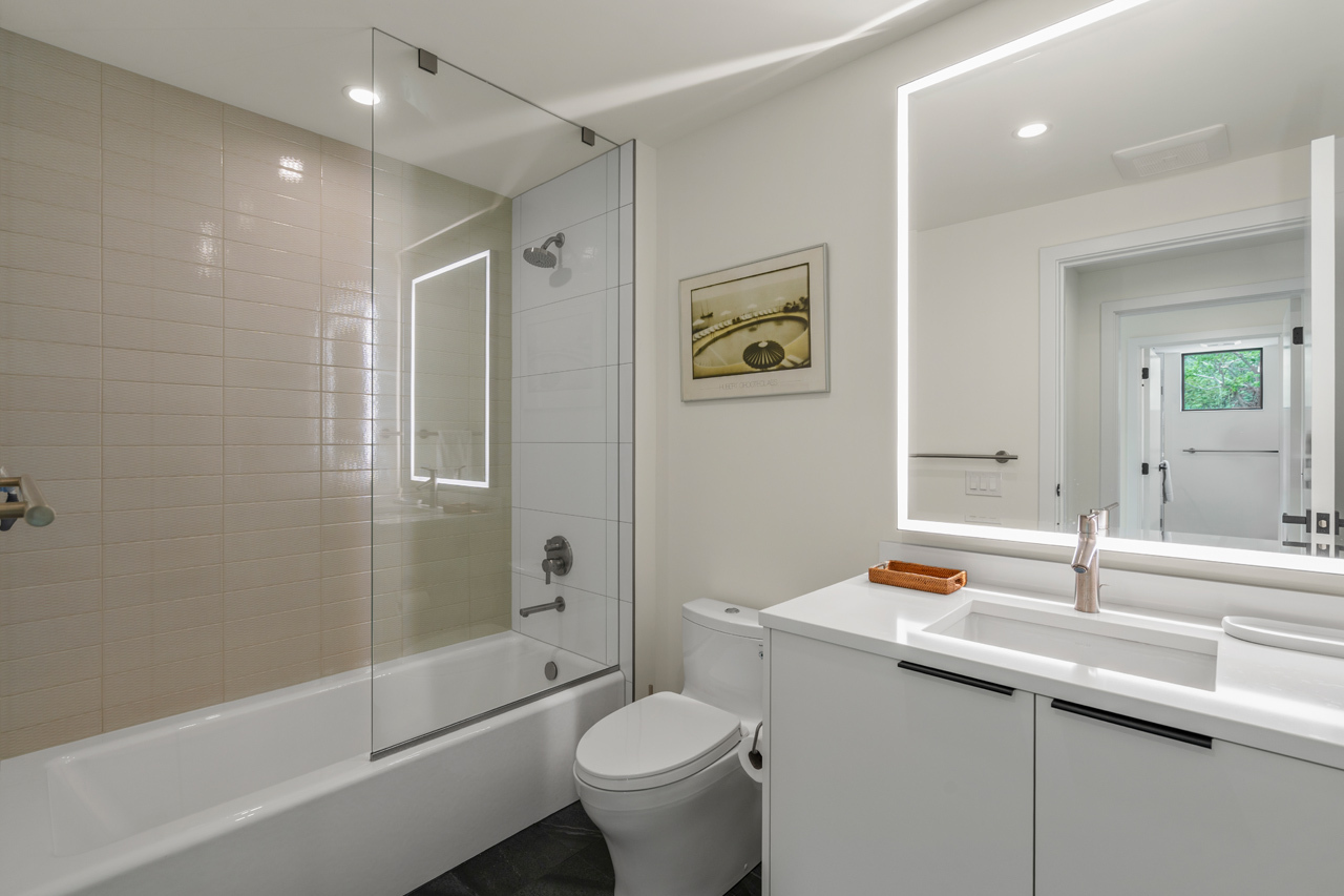 Bedroom 3 & Bathroom 3: 