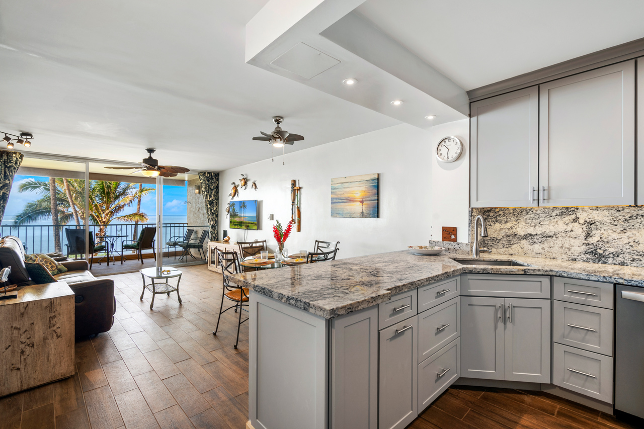 Updated modern kitchen: 